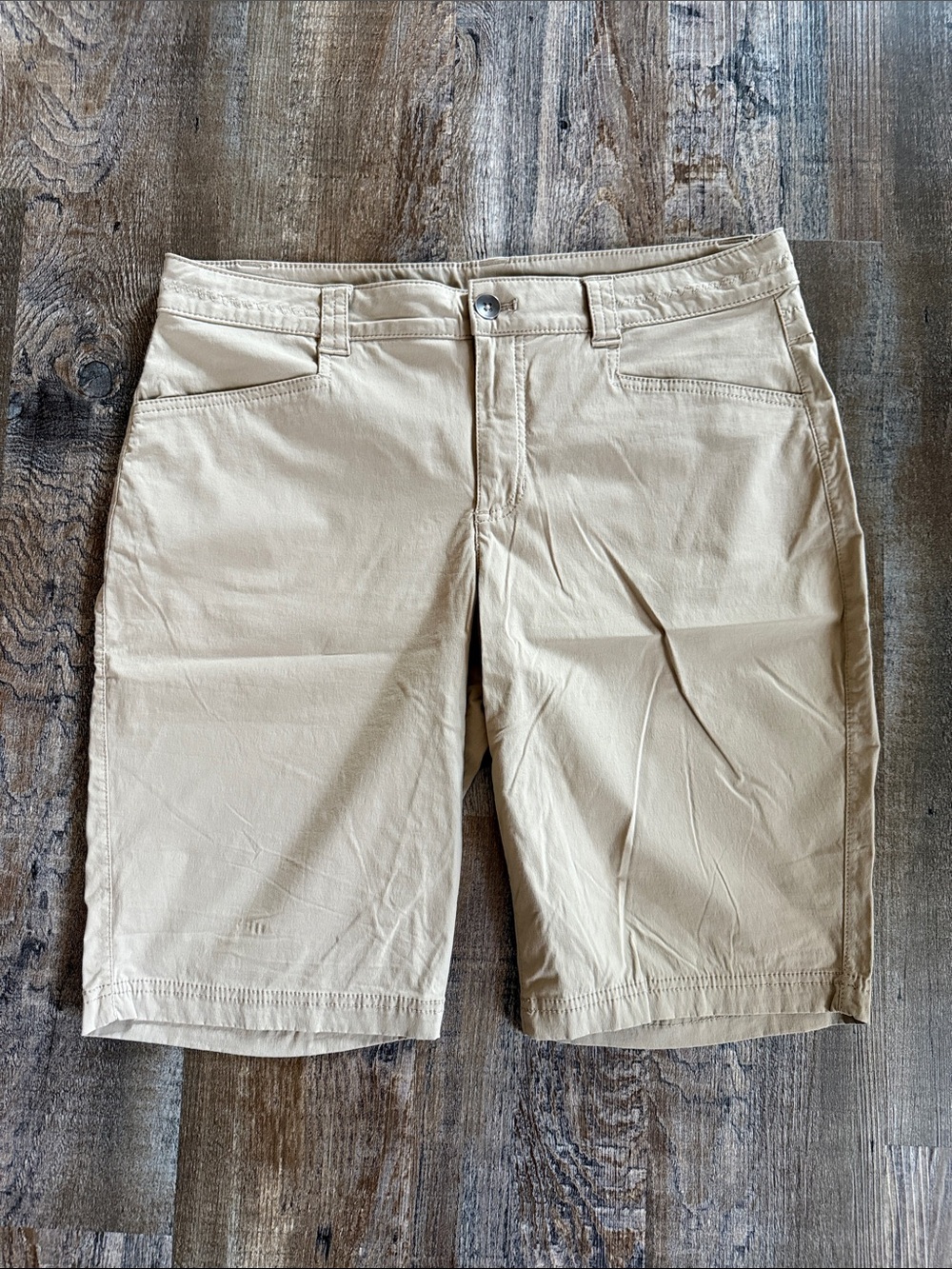 Eddie Bauer | Tan Shorts